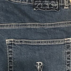 Five BLUE WILLI’S, 4 jeans, 1 top